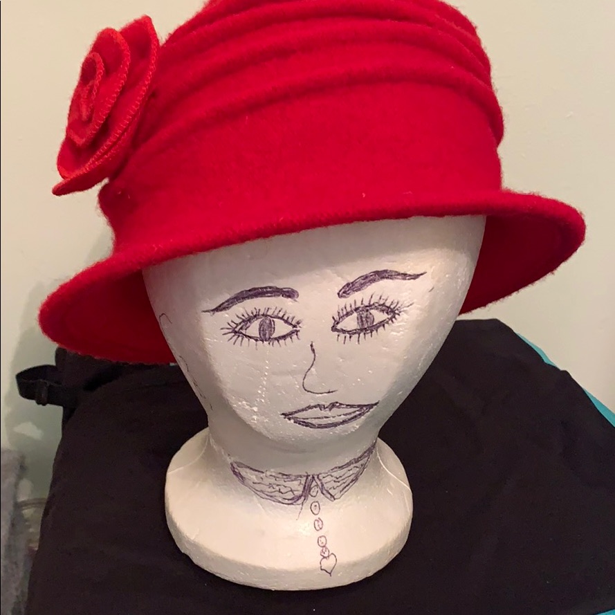 Red Wool Hat With Flower